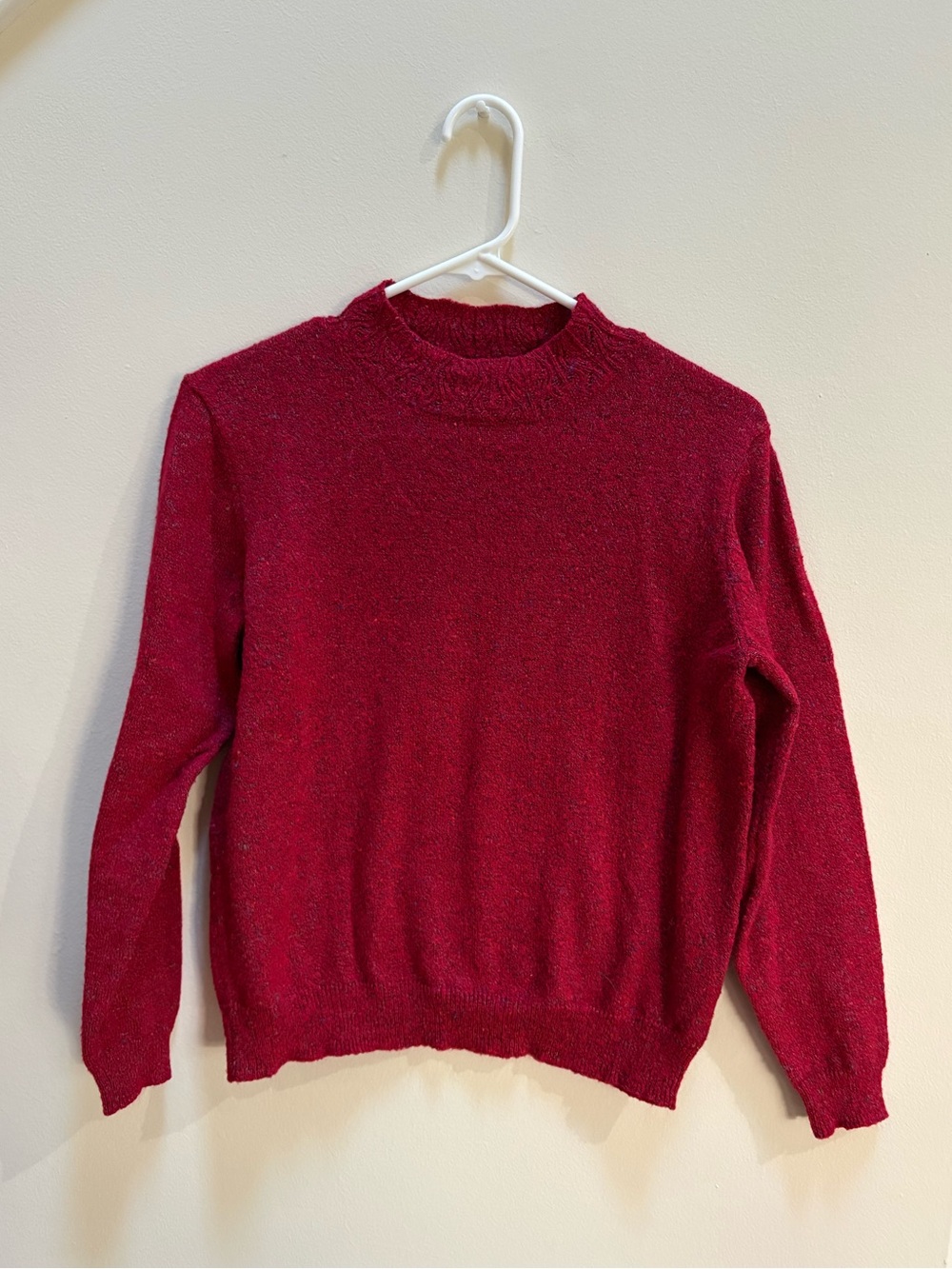Alfred Dunner red with speckles sweater PETITE MEDIUM
